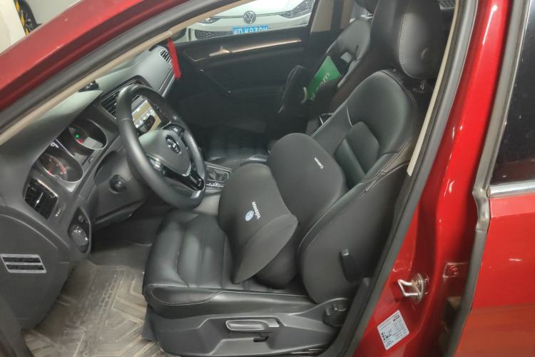 Used Volkswagen Golf 2016 230TSI Automatic Luxury Version Left Front Seat