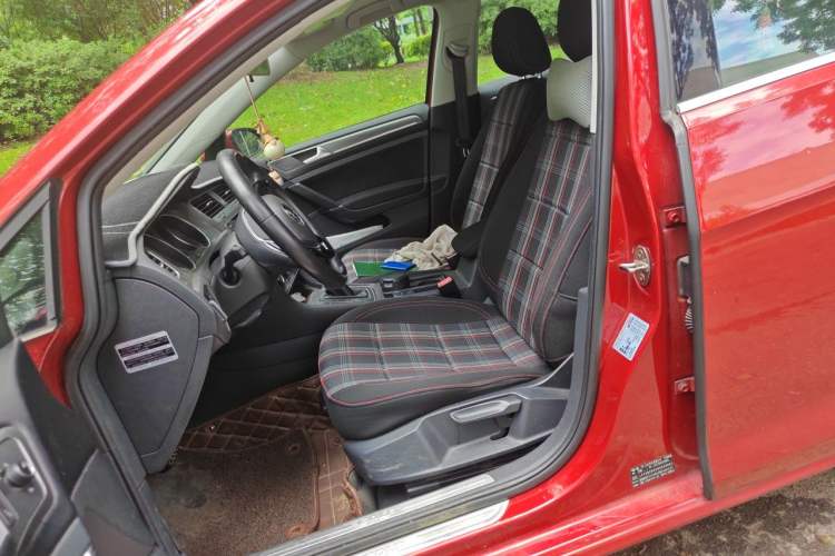 Used Volkswagen Golf 2016 1.6L Automatic Comfort Model Left Front Seat