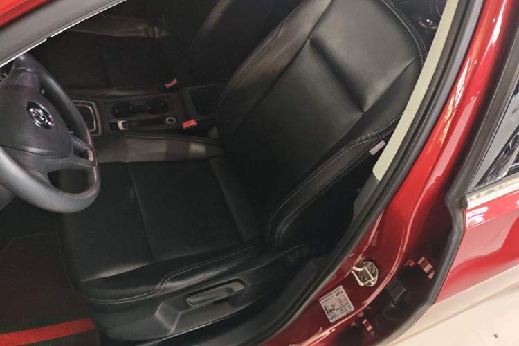 Used Volkswagen Golf 2016 1.6L Automatic Fashion Model Left Front Seat