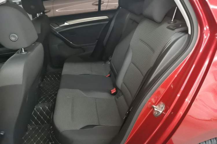 Used Volkswagen Golf 2016 1.6L Automatic Comfort Model Left Rear Seat