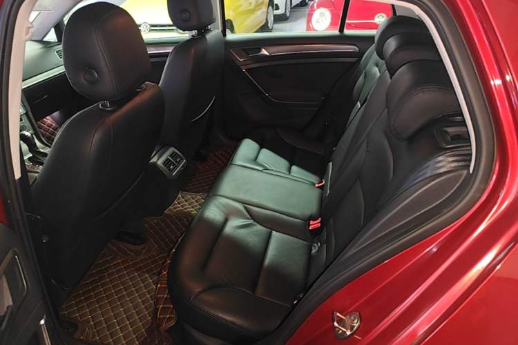 Used Volkswagen Golf 2016 230TSI Automatic Comfort Version Left Rear Seat