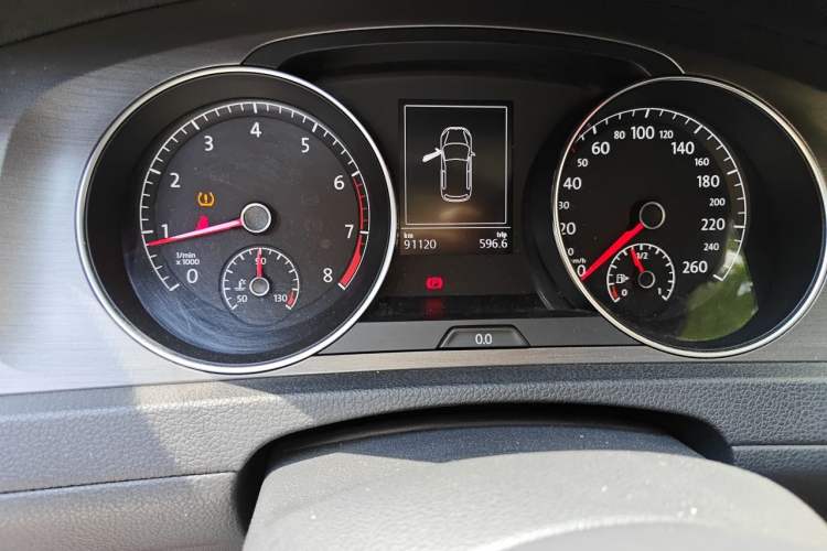 Used Volkswagen Golf 2016 230TSI Automatic Luxury Version Odometer Close Up