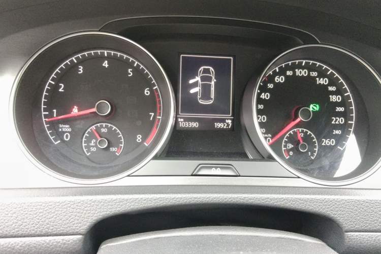 Used Volkswagen Golf 2016 230TSI Automatic Luxury Version Odometer Close Up