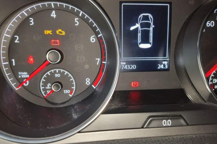 Used Volkswagen Golf 2016 1.6L Automatic Comfort Model Odometer Close Up