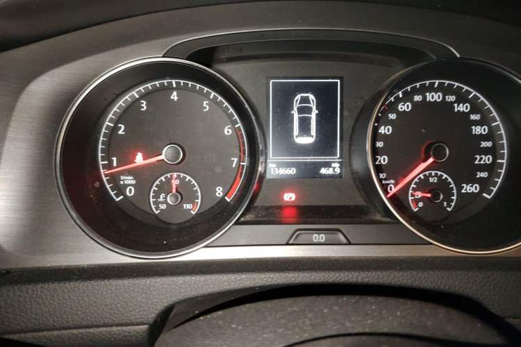 Used Volkswagen Golf 2016 1.6L Automatic Comfort Model Odometer Close Up
