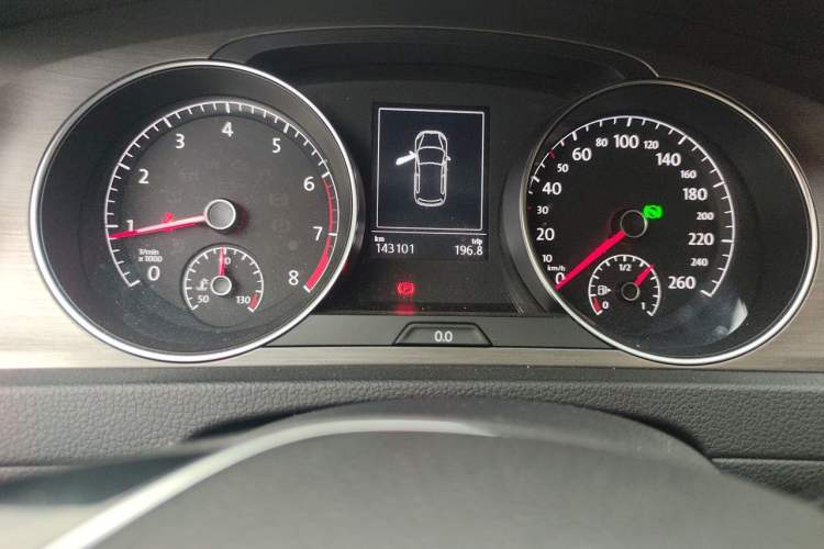 Used Volkswagen Golf 2016 230TSI Automatic Luxury Version Odometer Close Up