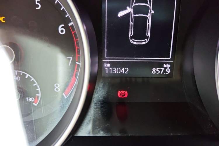 Used Volkswagen Golf 2016 230TSI Automatic Luxury Version Odometer Close Up