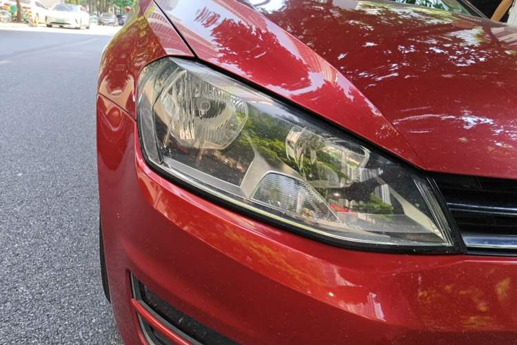 Used Volkswagen Golf 2016 230TSI Automatic Luxury Version Right Front Headlight