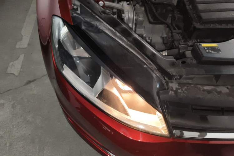 Used Volkswagen Golf 2016 1.6L Automatic Comfort Model Right Front Headlight