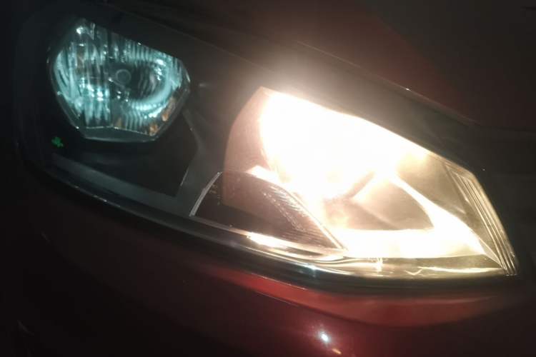 Used Volkswagen Golf 2016 1.6L Automatic Comfort Model Right Front Headlight