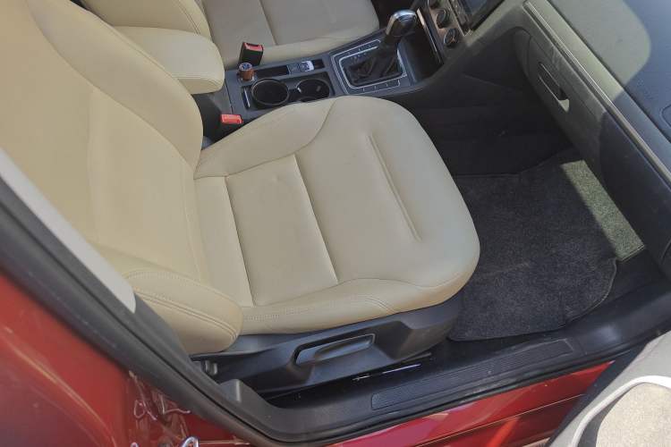 Used Volkswagen Golf 2016 1.6L Automatic Comfort Model Right Front Seat