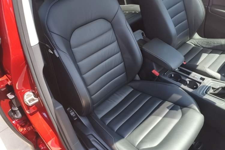 Used Volkswagen Golf 2016 230TSI Automatic Luxury Version Right Front Seat
