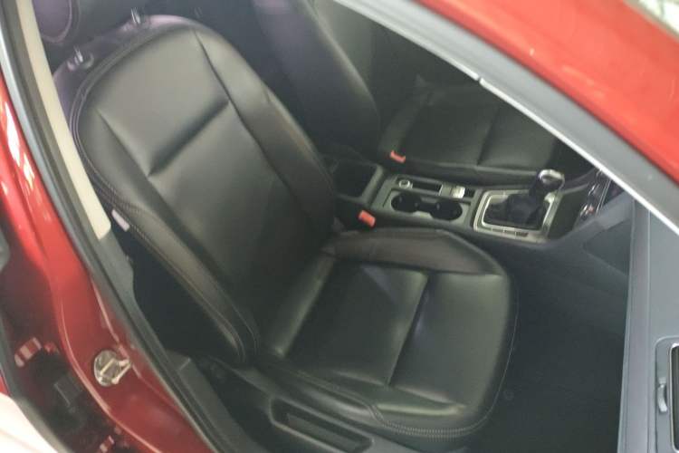 Used Volkswagen Golf 2016 1.6L Automatic Fashion Model Right Front Seat