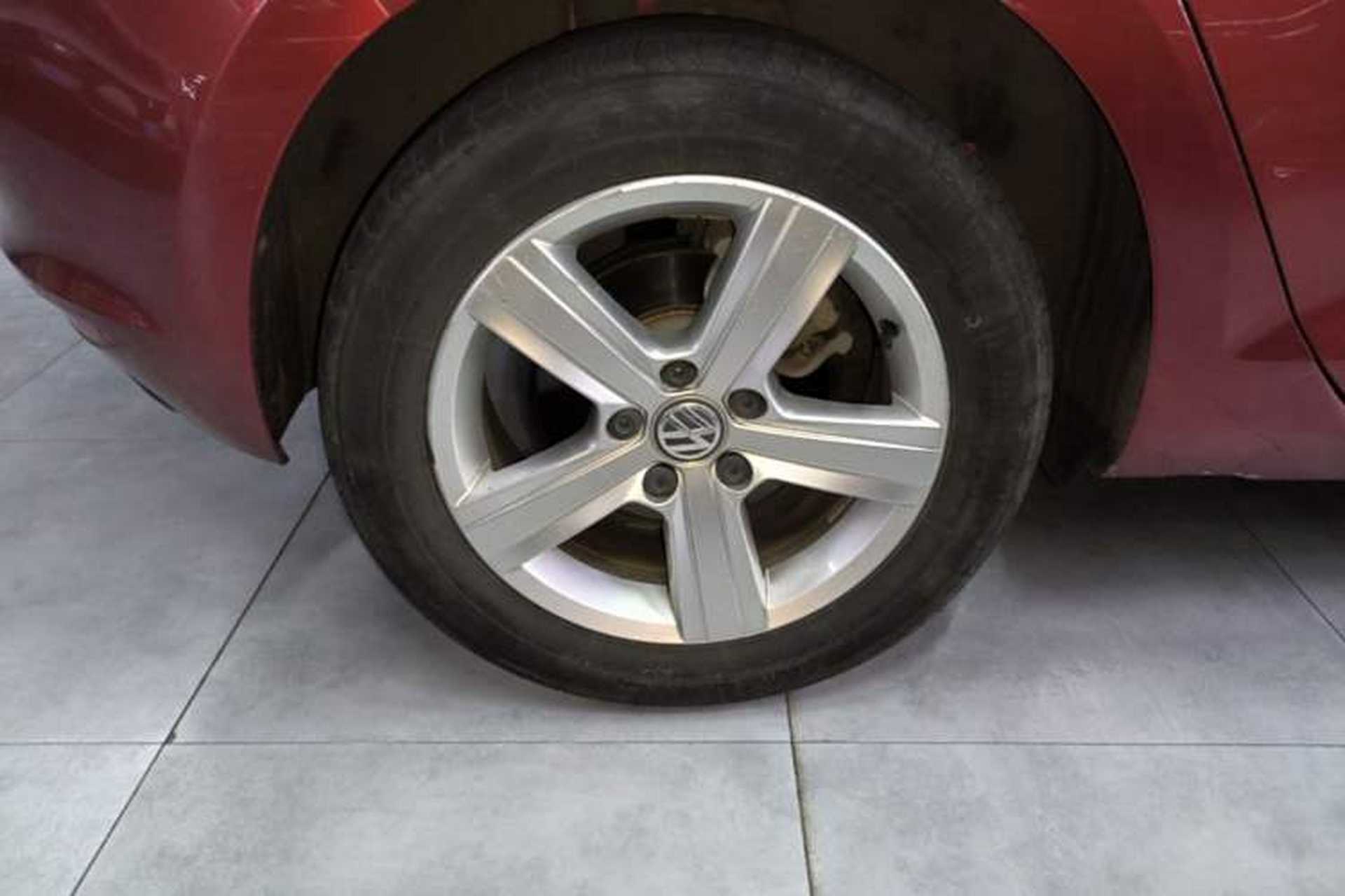 Used Volkswagen Golf 2016 230TSI Automatic Comfort Version Right Rear Wheel Hub