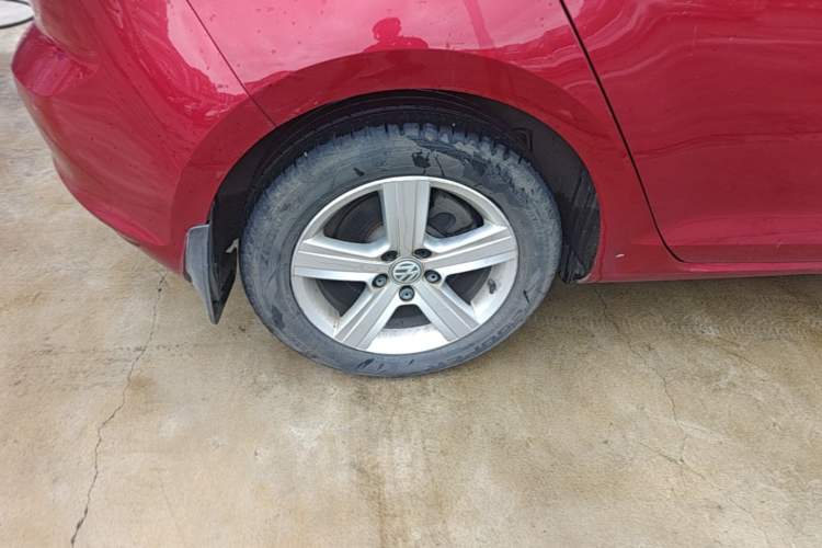 Used Volkswagen Golf 2016 230TSI Automatic Comfort Version Right Rear Wheel Hub