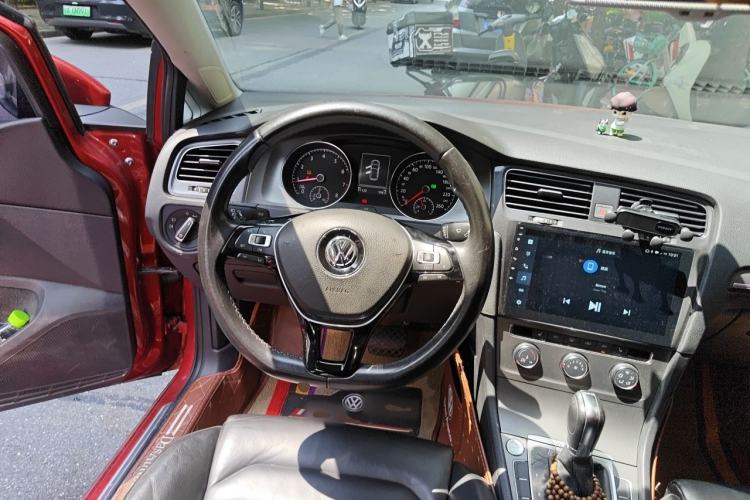 Used Volkswagen Golf 2016 230TSI Automatic Luxury Version Steering Wheel