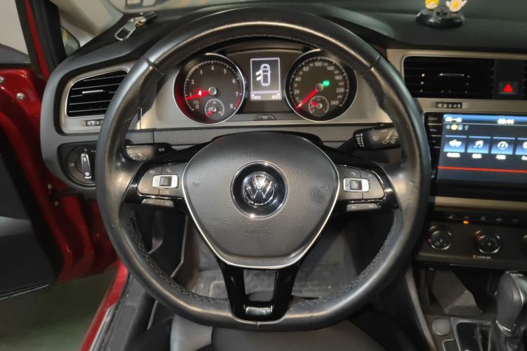 Used Volkswagen Golf 2016 230TSI Automatic Luxury Version Steering Wheel