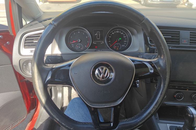 Used Volkswagen Golf 2016 1.6L Automatic Comfort Model Steering Wheel
