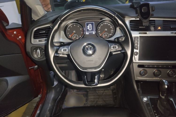 Used Volkswagen Golf 2016 230TSI Automatic Luxury Version Steering Wheel
