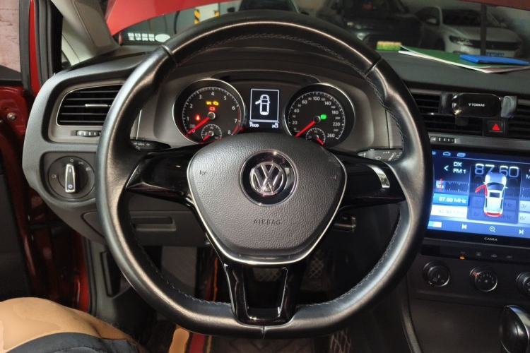 Used Volkswagen Golf 2016 1.6L Automatic Comfort Model Steering Wheel