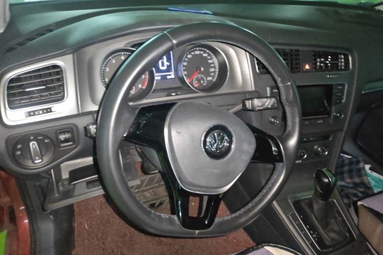 Used Volkswagen Golf 2016 230TSI Automatic Comfort Version Steering Wheel