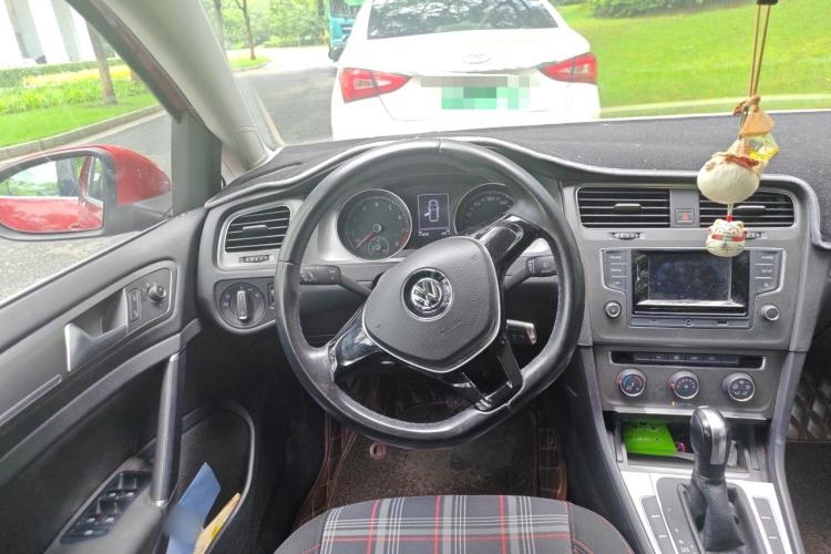 Used Volkswagen Golf 2016 1.6L Automatic Comfort Model Steering Wheel