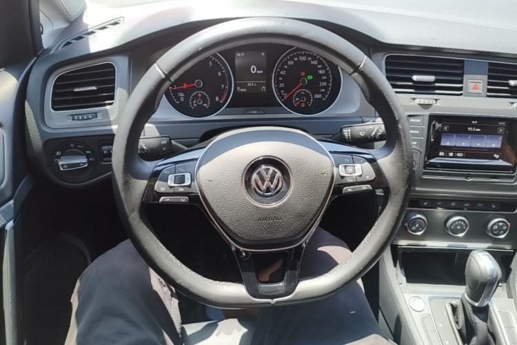 Used Volkswagen Golf 2016 230TSI Automatic Luxury Version Steering Wheel