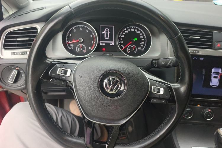 Used Volkswagen Golf 2016 230TSI Automatic Luxury Version Steering Wheel