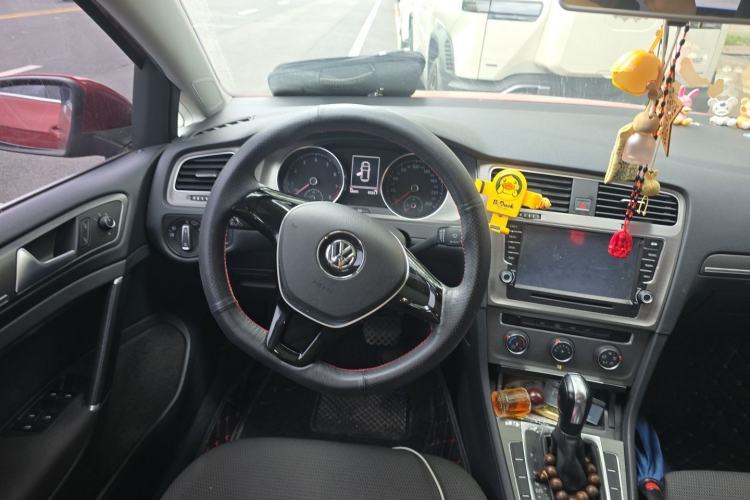 Used Volkswagen Golf 2016 230TSI Automatic Comfort Version Steering Wheel