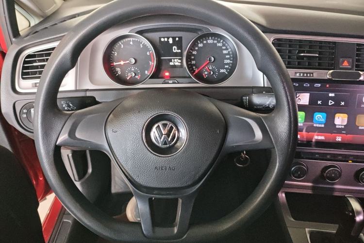 Used Volkswagen Golf 2016 1.6L Automatic Fashion Model Steering Wheel