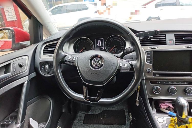 Used Volkswagen Golf 2016 230TSI Automatic Luxury Version Steering Wheel