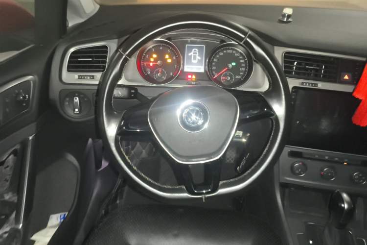 Used Volkswagen Golf 2016 1.6L Automatic Comfort Model Steering Wheel