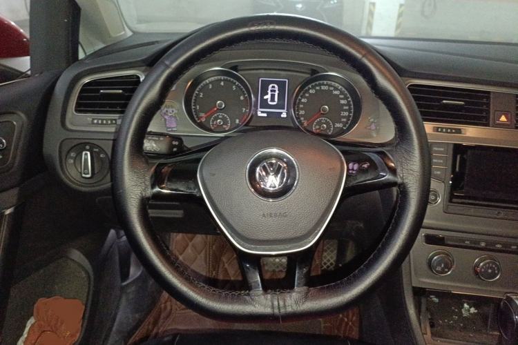 Used Volkswagen Golf 2016 230TSI Automatic Comfort Version Steering Wheel