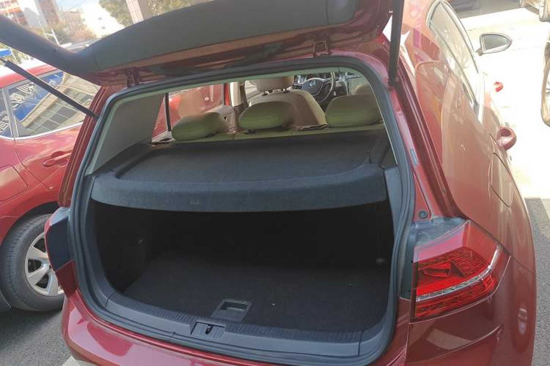 Used Volkswagen Golf 2016 1.6L Automatic Comfort Model Trunk