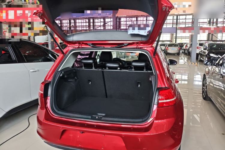 Used Volkswagen Golf 2016 1.6L Automatic Fashion Model Trunk