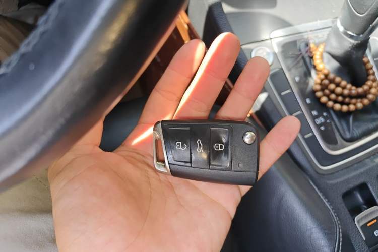 Used Volkswagen Golf 2016 230TSI Automatic Luxury Version Vehicle Key