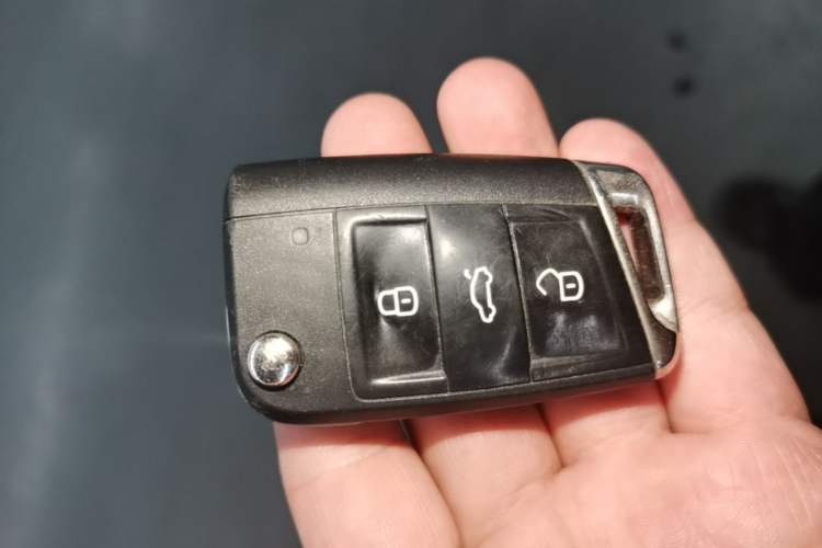 Used Volkswagen Golf 2016 1.6L Automatic Comfort Model Vehicle Key