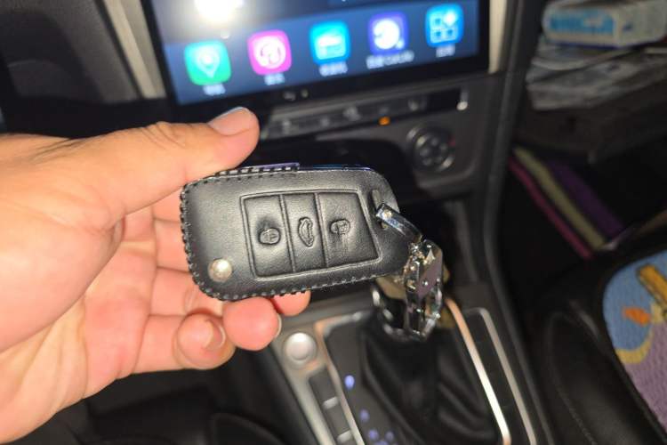 Used Volkswagen Golf 2016 230TSI Automatic Luxury Version Vehicle Key