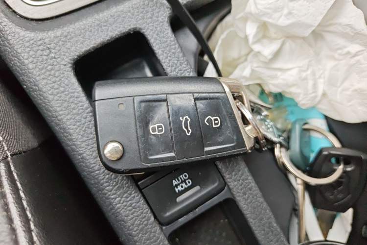Used Volkswagen Golf 2016 230TSI Automatic Luxury Version Vehicle Key