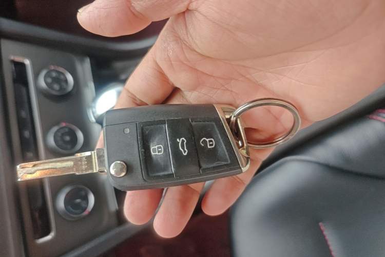 Used Volkswagen Golf 2016 230TSI Automatic Comfort Version Vehicle Key