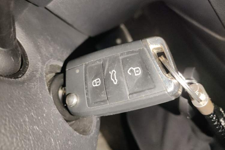 Used Volkswagen Golf 2016 1.6L Automatic Comfort Model Vehicle Key