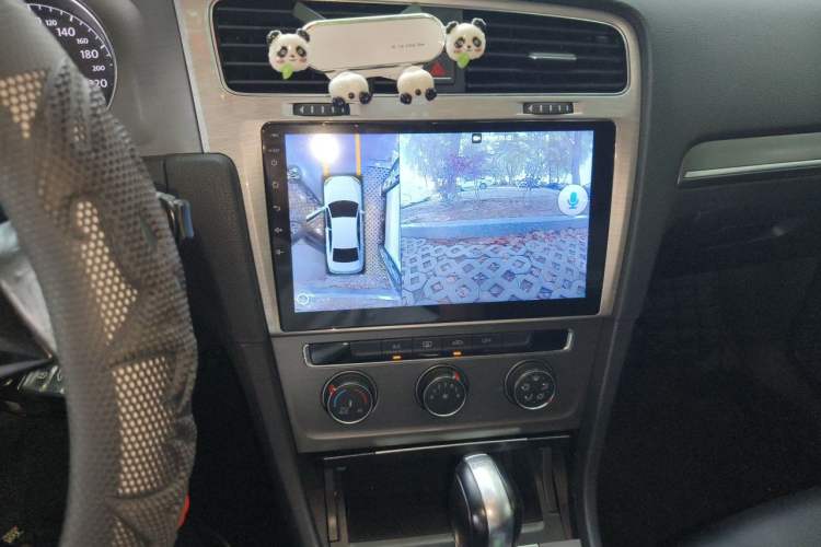 Used Volkswagen Golf 2016 230TSI Automatic Comfort Version Audio And AC Panel