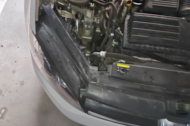 Used Volkswagen Golf 2016 230TSI Automatic Luxury Version Engine Bay Right