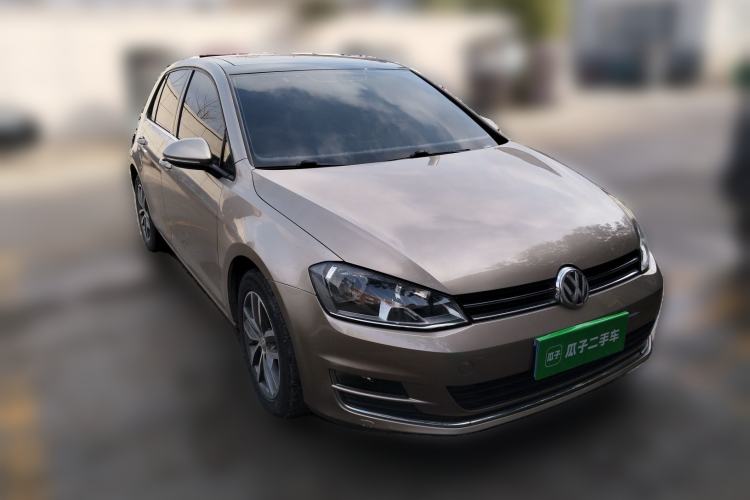 Used Volkswagen Golf 2016 230TSI Automatic Luxury Version Front Right 45 Deg