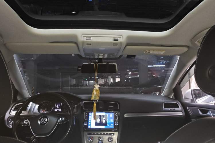 Used Volkswagen Golf 2016 230TSI Automatic Luxury Version Headliner