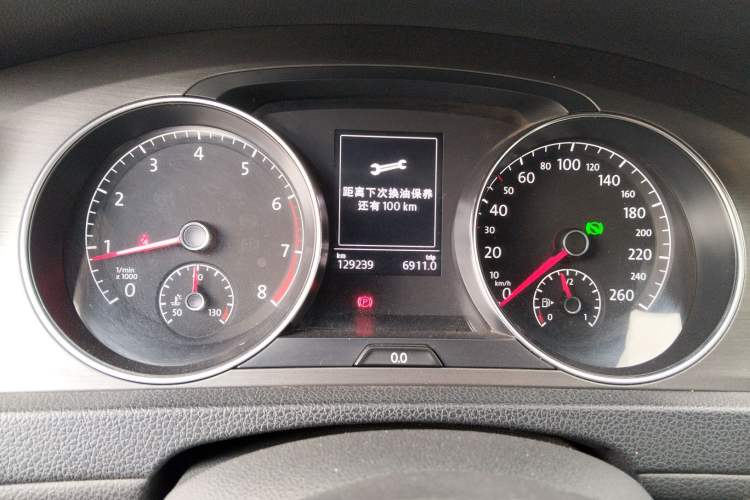 Used Volkswagen Golf 2016 230TSI Automatic Luxury Version Instrument Cluster