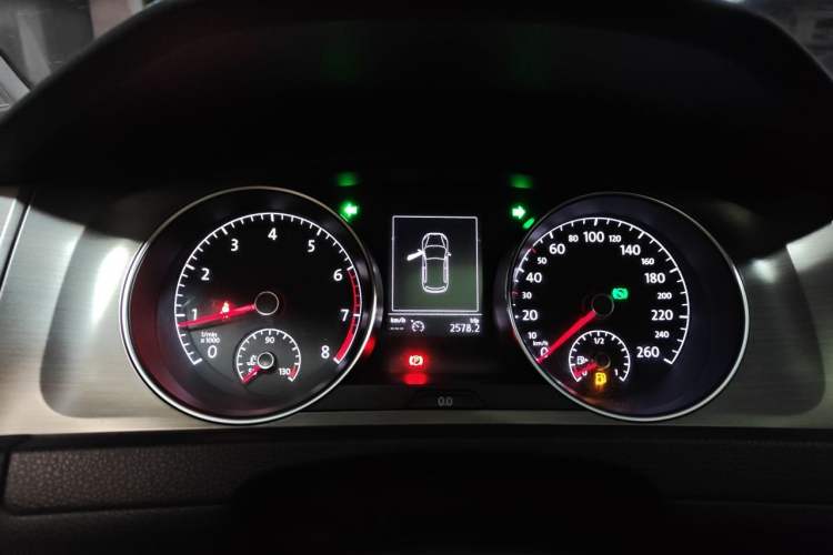 Used Volkswagen Golf 2016 230TSI Automatic Luxury Version Instrument Cluster