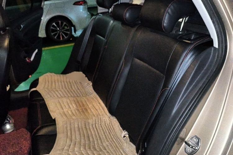 Used Volkswagen Golf 2016 1.6L Automatic Fashion Model Left Rear Seat