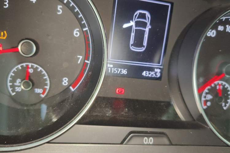 Used Volkswagen Golf 2016 230TSI Automatic Comfort Version Odometer Close Up