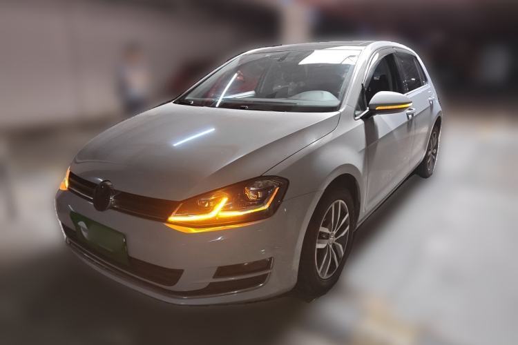 Used Volkswagen Golf 2016 230TSI Automatic Luxury Version Guazi used car, China used car export, Used car for sale, Used  cars, Cheapest cars for sale